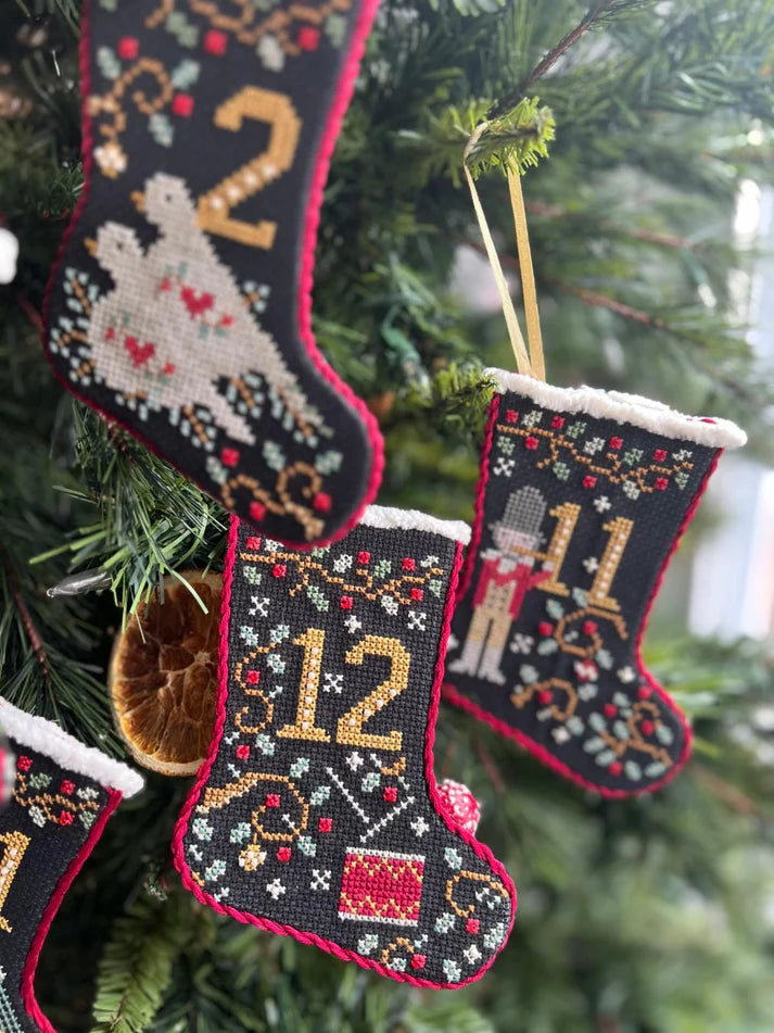 Annie Bee Folk Art - 12 Days of Christmas Stockings Booklet