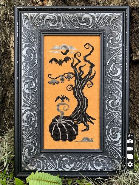 Carriage House Samplings - Twisted Pumpkin