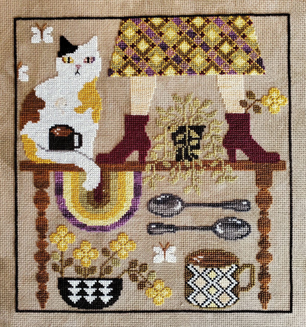 The Artsy Housewife - Cats and Cocoa