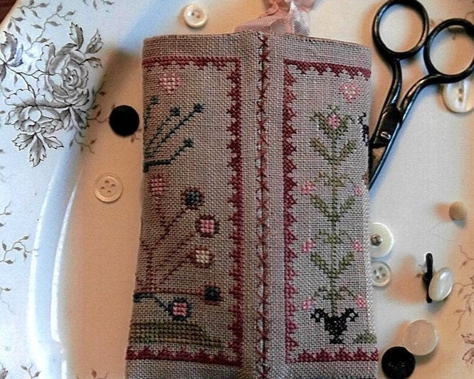 Stacy Nash Primitives - Peacock Peacock Needle Keep